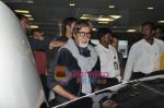 Amitabh Bachchan return from London in Mumbai Airport on 26th May 2011 (8).JPG
